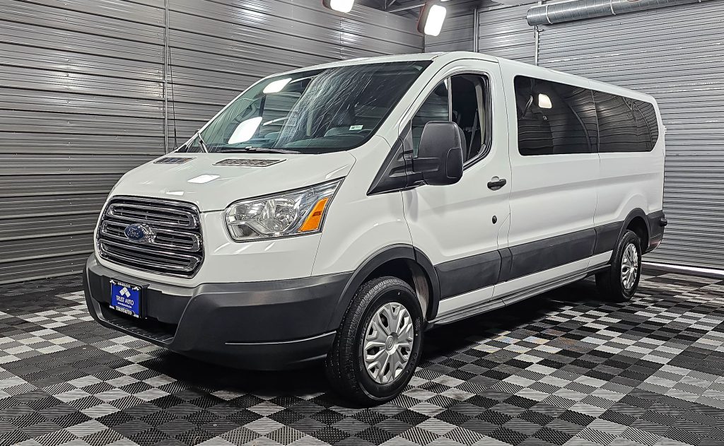 2015 Ford Transit T-350 15-Passenger XLT 148'' Low Roof Minivan