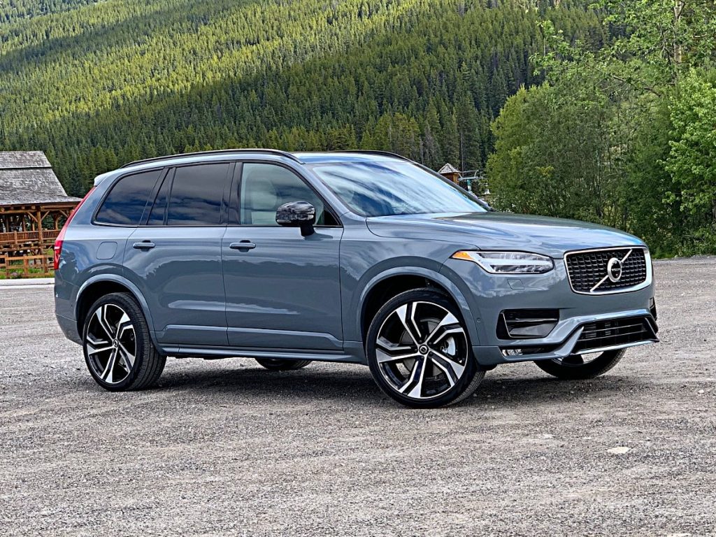 Volvo XC90 parked on the road