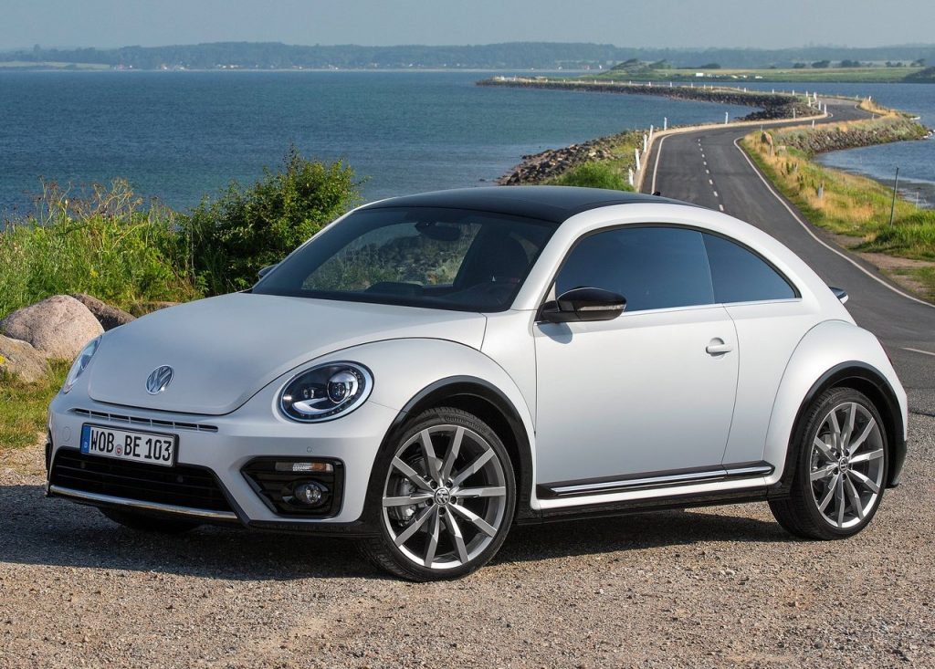 Volkswagen Beetle 2017 Image on the road